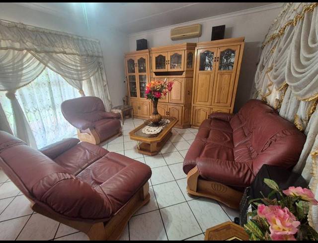 2 BEDROOM HOUSE FOR SALE IN THERESAPARK